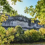 2 Bedroom Cozy In Leon Sur Vezere