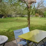 بيت للعطل 2 Bedroom Cozy In Leon Sur Vezere سان-ليون-سور-فيزير
