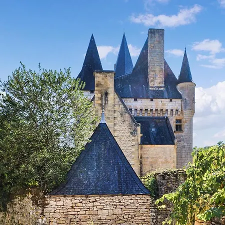 2 Bedroom Awesome In Leon Sur Vezere * Saint-Leon-sur-Vezere