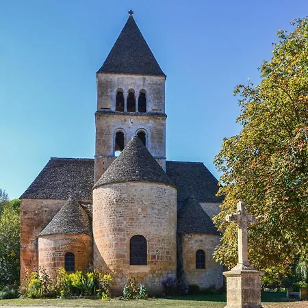 2 Bedroom Awesome In Leon Sur Vezere *