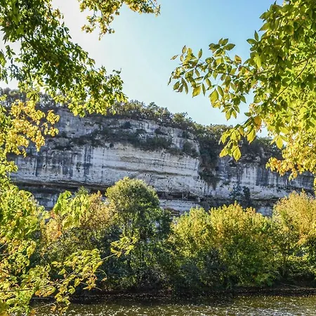 2 Bedroom Awesome In Leon Sur Vezere