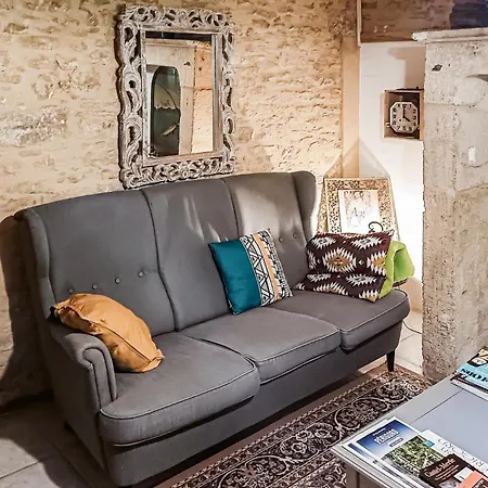 2 Bedroom Awesome In Leon Sur Vezere Ferienhaus