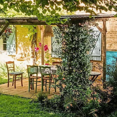 Prázdninový dům 2 Bedroom Awesome In Leon Sur Vezere